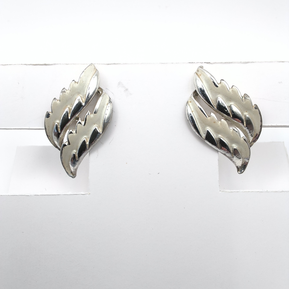 Vintage Signed Coro Silver Toned Leaf Clip-on Earrings – Vintage 1950s